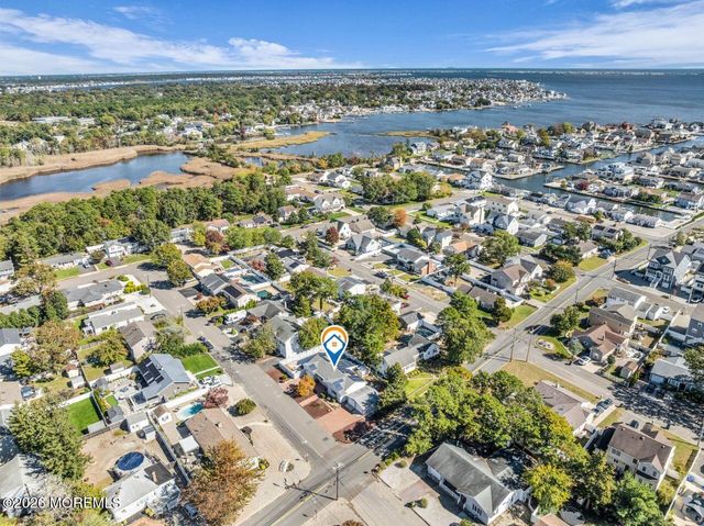 27 Pine Brook Drive, Toms River, NJ 08753