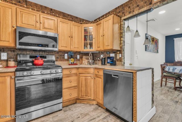 27 Pine Brook Drive, Toms River, NJ 08753