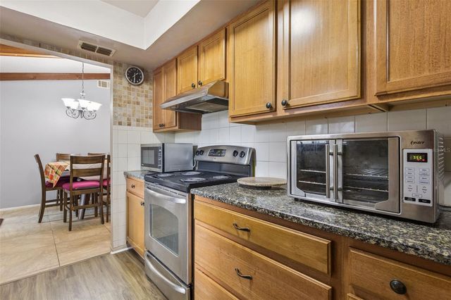 3646 FALLING LEAF LANE, Orlando, FL 32810