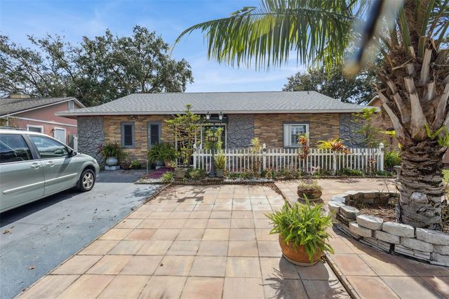 3646 FALLING LEAF LANE, Orlando, FL 32810