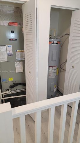 10455 NW 82nd St 4, Doral, FL 33178