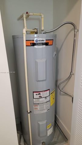 10455 NW 82nd St 4, Doral, FL 33178