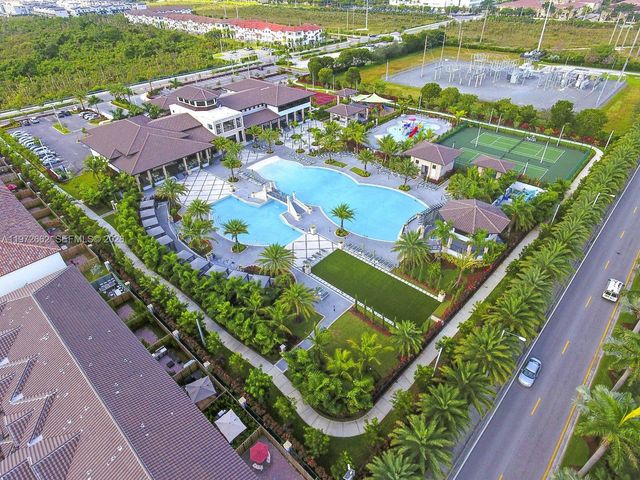 10455 NW 82nd St 4, Doral, FL 33178