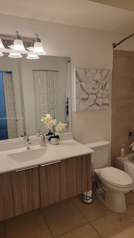 10455 NW 82nd St 4, Doral, FL 33178