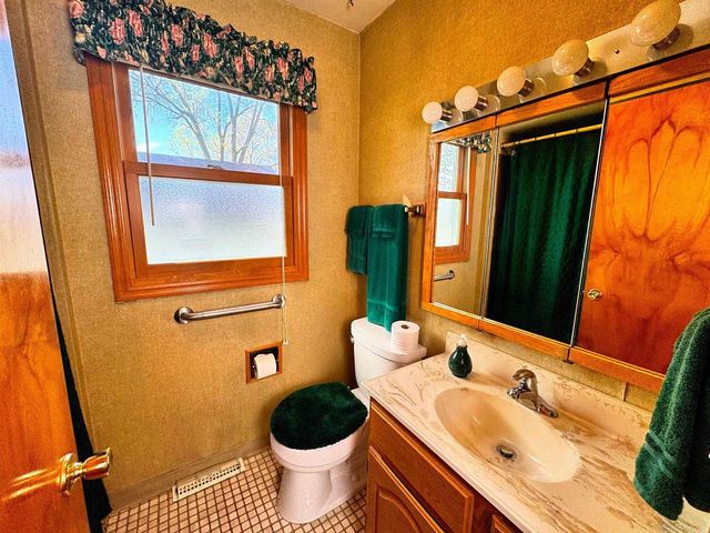 907 Birch Haven Circle, Monona, WI 53716