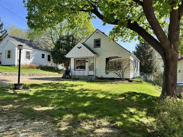907 Birch Haven Circle, Monona, WI 53716