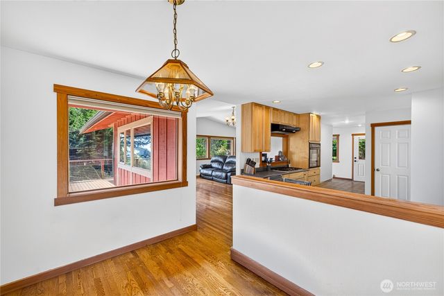 17261 Golden View Avenue, La Conner, WA 98257