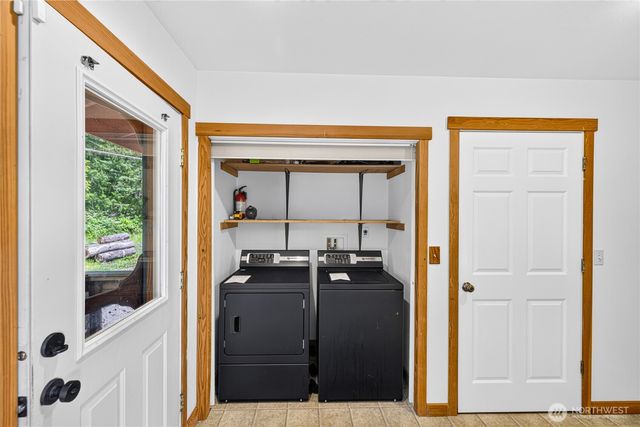 17261 Golden View Avenue, La Conner, WA 98257