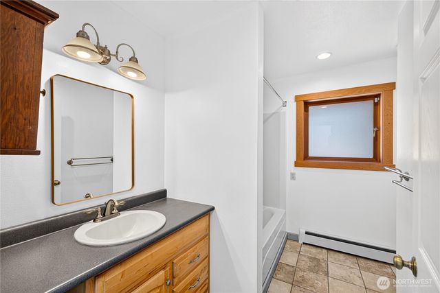 17261 Golden View Avenue, La Conner, WA 98257