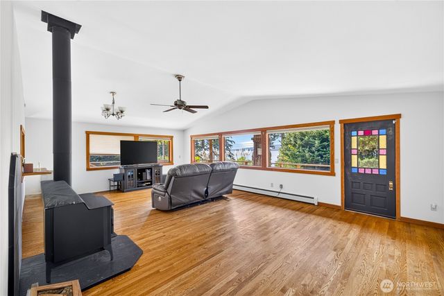 17261 Golden View Avenue, La Conner, WA 98257