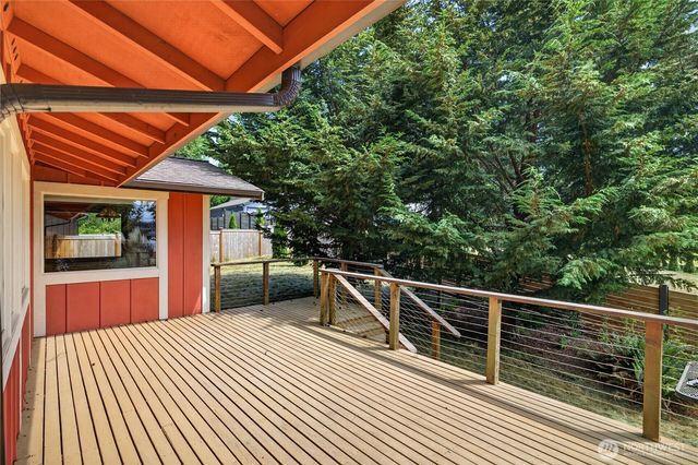 17261 Golden View Avenue, La Conner, WA 98257