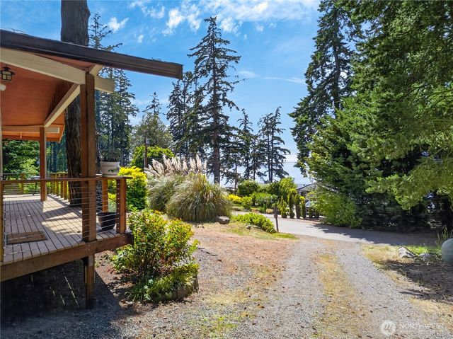 17261 Golden View Avenue, La Conner, WA 98257