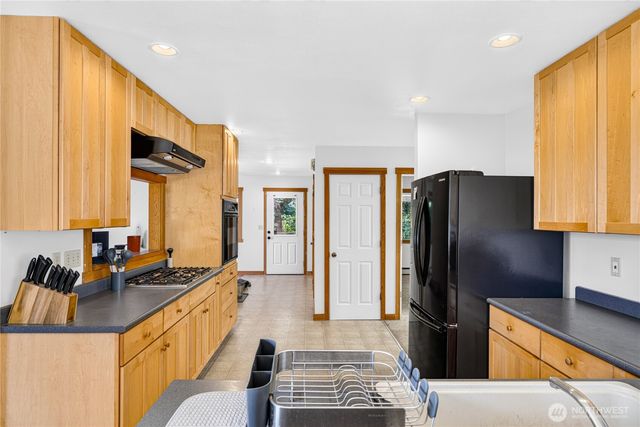 17261 Golden View Avenue, La Conner, WA 98257