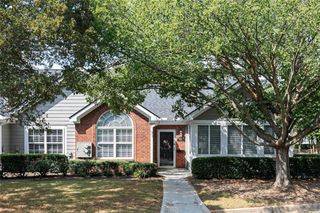 927 Burnt Hickory NW Circle 10, Marietta, GA 30064