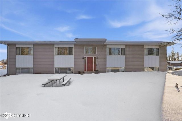 322 W Redoubt Avenue, Soldotna, AK 99669