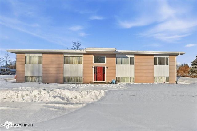 322 W Redoubt Avenue, Soldotna, AK 99669