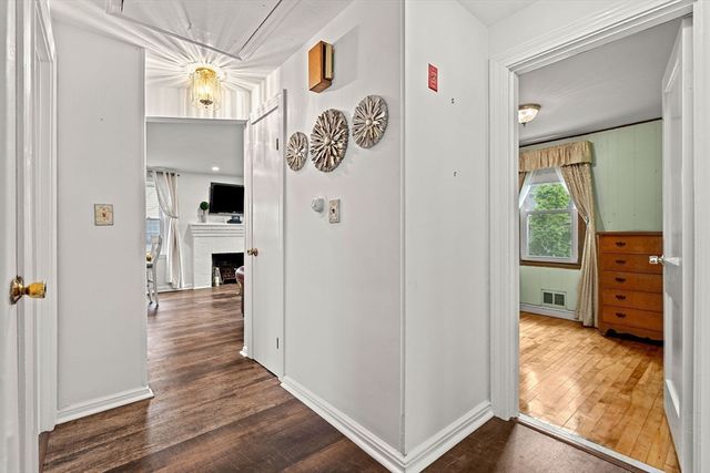 11 Arnold Road, Peabody, MA 01960