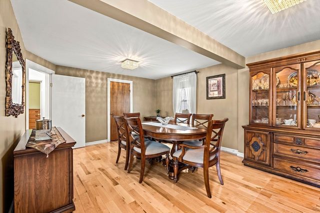 11 Arnold Road, Peabody, MA 01960