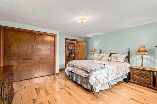 11 Arnold Road, Peabody, MA 01960