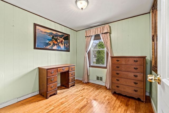 11 Arnold Road, Peabody, MA 01960