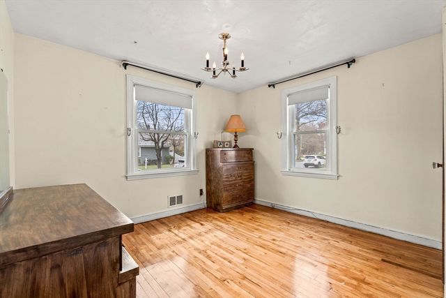 11 Arnold Road, Peabody, MA 01960