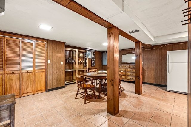 11 Arnold Road, Peabody, MA 01960