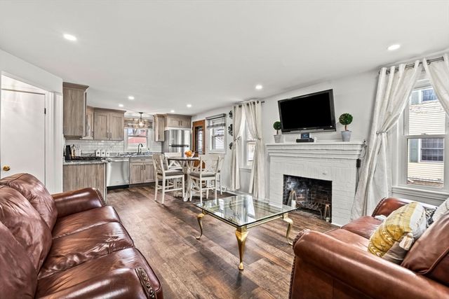 11 Arnold Road, Peabody, MA 01960