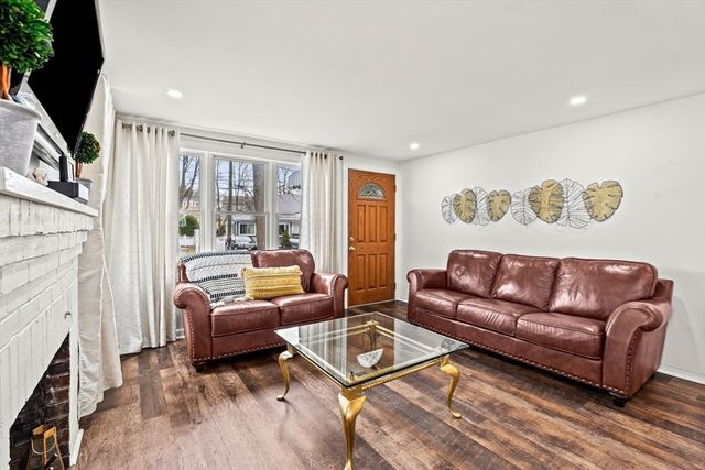 11 Arnold Road, Peabody, MA 01960