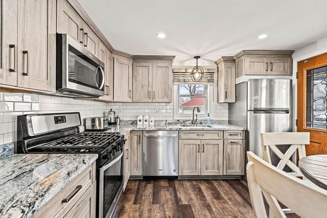 11 Arnold Road, Peabody, MA 01960