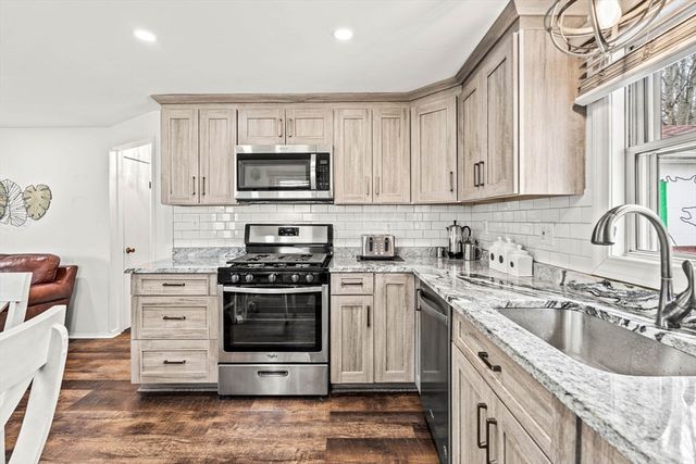 11 Arnold Road, Peabody, MA 01960