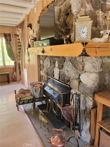 447 Valley Road, Crestline, CA 92325