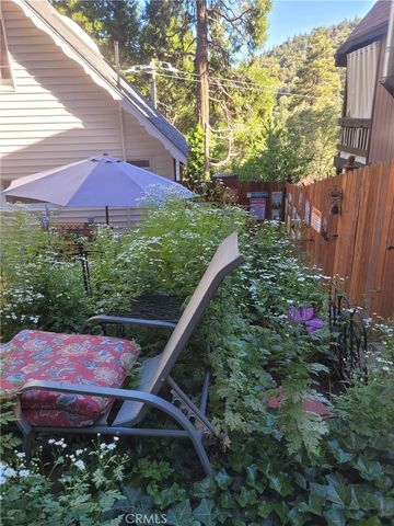 447 Valley Road, Crestline, CA 92325