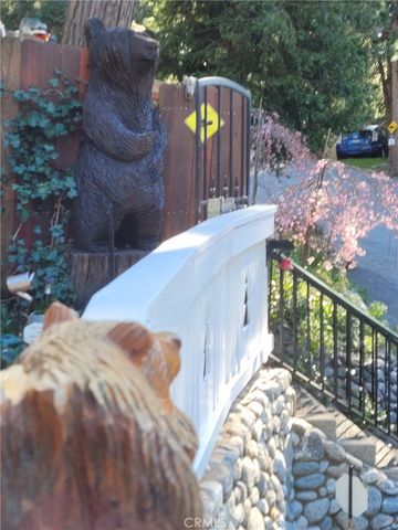 447 Valley Road, Crestline, CA 92325