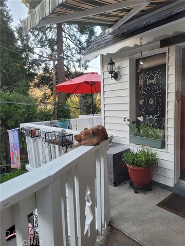 447 Valley Road, Crestline, CA 92325