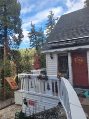 447 Valley Road, Crestline, CA 92325
