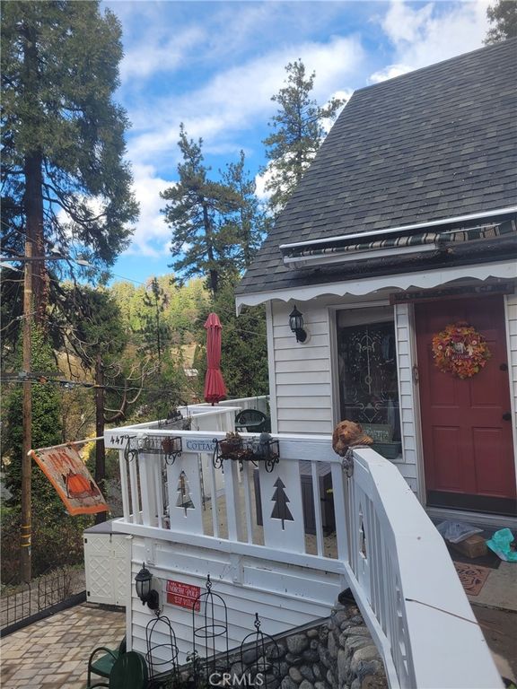 447 Valley Road, Crestline, CA 92325