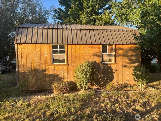 2965 E Benge-Winona Road, Benge, WA 99105