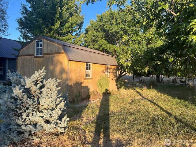 2965 E Benge-Winona Road, Benge, WA 99105