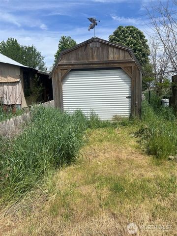 2965 E Benge-Winona Road, Benge, WA 99105