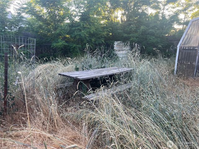 2965 E Benge-Winona Road, Benge, WA 99105