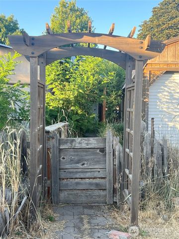 2965 E Benge-Winona Road, Benge, WA 99105