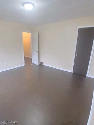 21 Zents Avenue, Youngstown, OH 44505