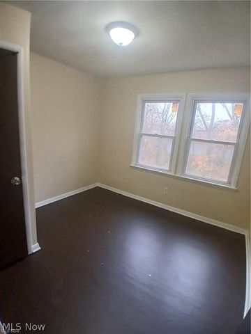 21 Zents Avenue, Youngstown, OH 44505