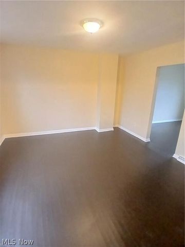 21 Zents Avenue, Youngstown, OH 44505