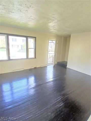 21 Zents Avenue, Youngstown, OH 44505