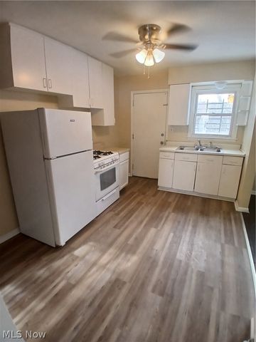 21 Zents Avenue, Youngstown, OH 44505