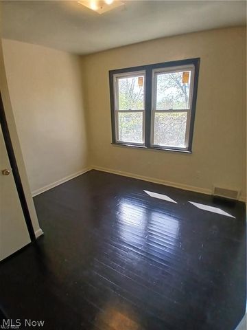 21 Zents Avenue, Youngstown, OH 44505