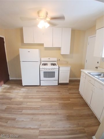 21 Zents Avenue, Youngstown, OH 44505