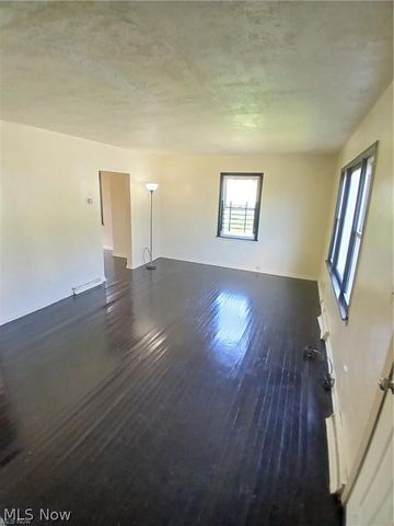 21 Zents Avenue, Youngstown, OH 44505