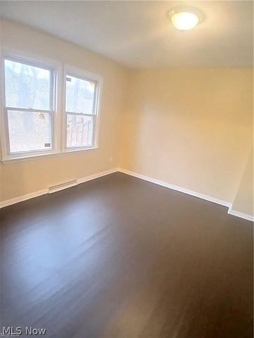 21 Zents Avenue, Youngstown, OH 44505